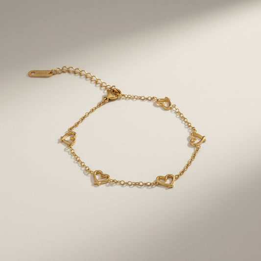 Isabelle | 18K Gold Plated Dainty Hearts Bracelet