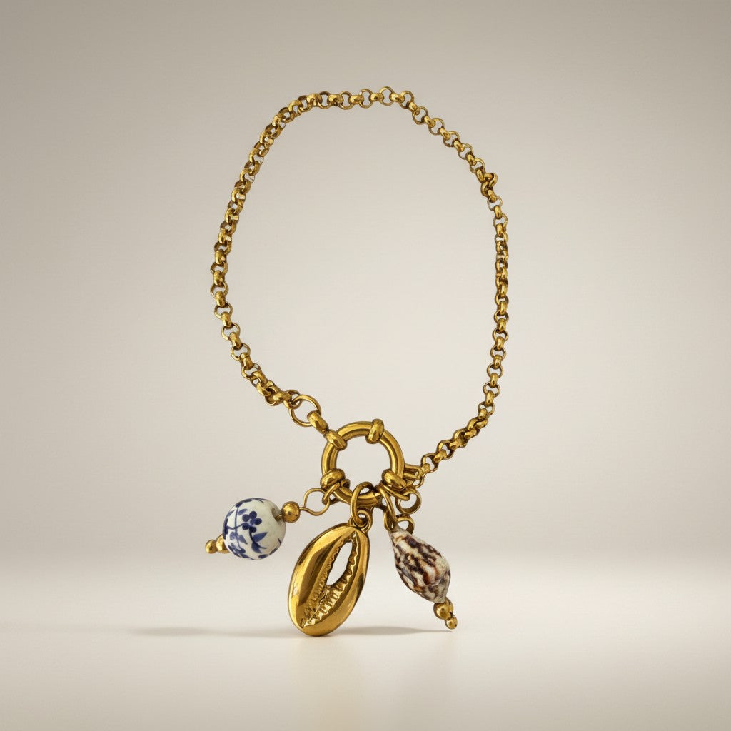 Hayley- 18K Gold Plated Seashells Charm Bracelet