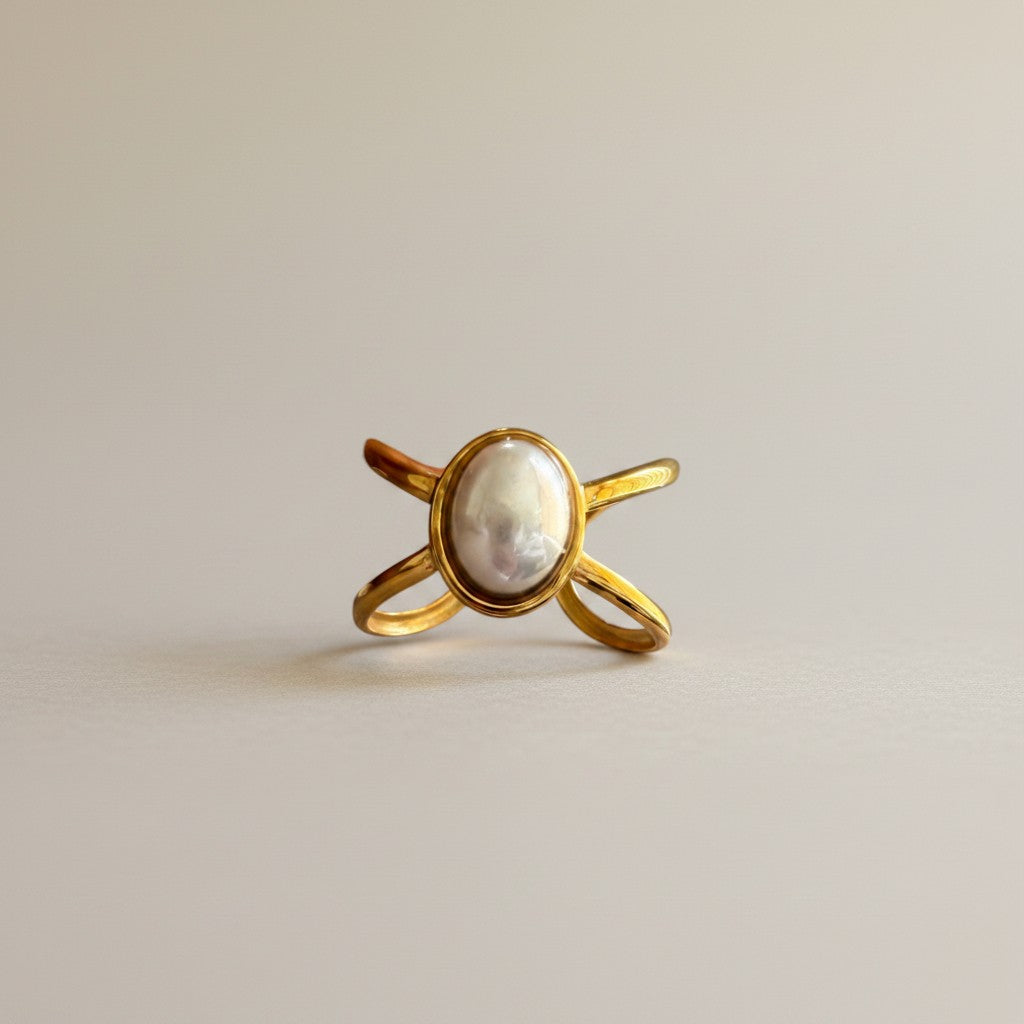 Lucy – 18K Gold Plated Adjustable Pearl Ring