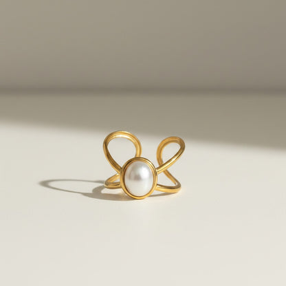 Lucy – 18K Gold Plated Adjustable Pearl Ring