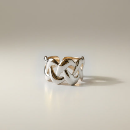 Lovisa – 18K Gold Plated Criss-Cross Adjustable Ring