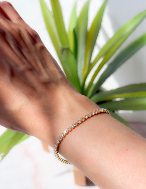 The Tennis Bracelet in Gold