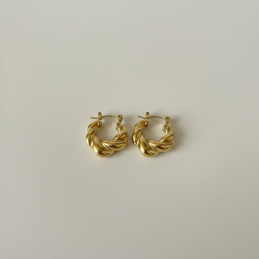 Alba | 18K Gold Plated Croissant Twisted Hoop Earrings