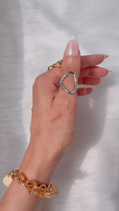 Lara – 18K Gold Plated Two-Tone Squiggle adjustable Ring