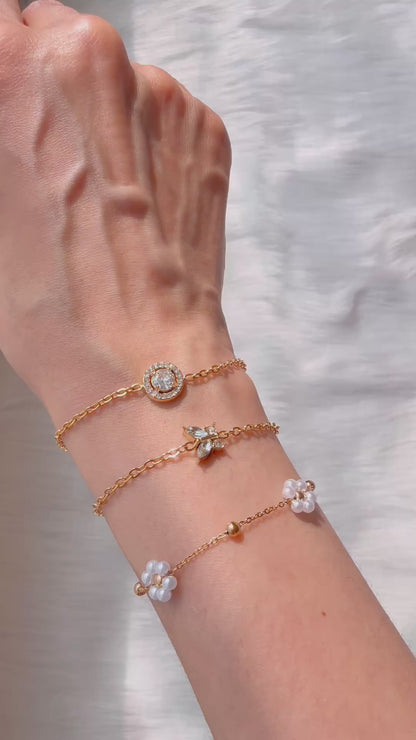Alice | 18K Gold Plated Dainty Pearl Flower Bracelet